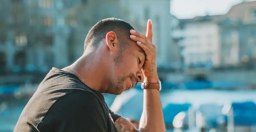 간헐적 단식 하면 안되는 사람–반드시 확인할 건강 상태 2 간헐적-단식-하면-안되는-사람-스트레스-받는-사람