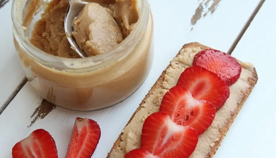 공복 땅콩버터 정말 괜찮을까? 효과부터 먹는 법까지 정리 5 공복-땅콩버터와-어울리는-음식