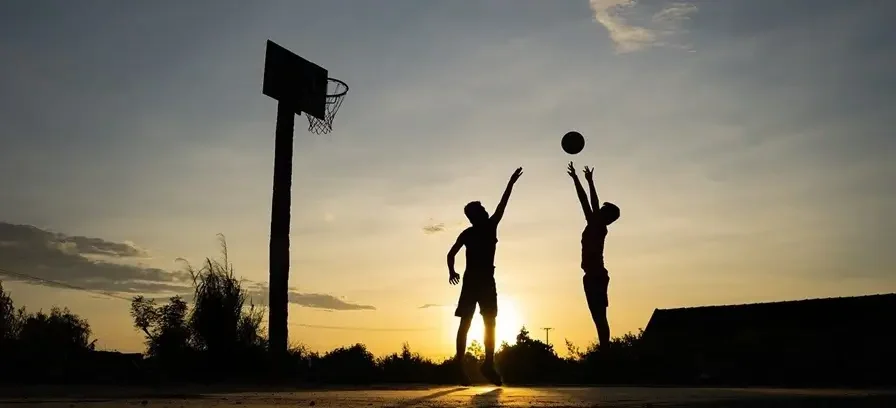 기초대사량 낮은 사람 특징 6가지– 살이 안 빠지는 체질? 2 기초대사량-낮은-사람-운동-농구